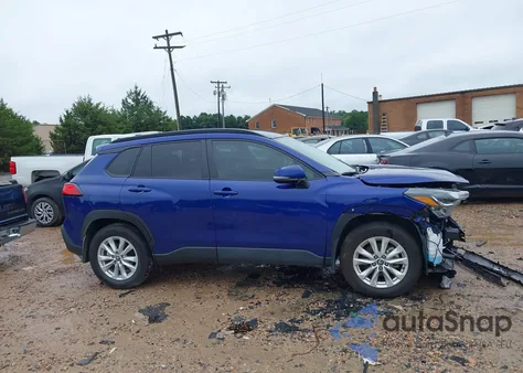 2024 Toyota Corolla Cross Le из США, поврежденный, VIN 7MUCAAAGXRV101882